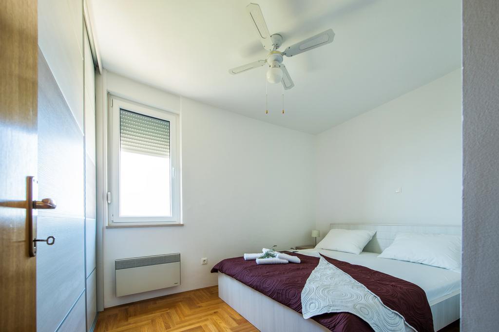 Apartment Dominik Podstrana